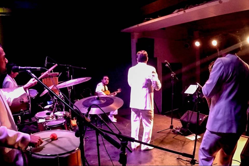 Agua De Beber, Música
