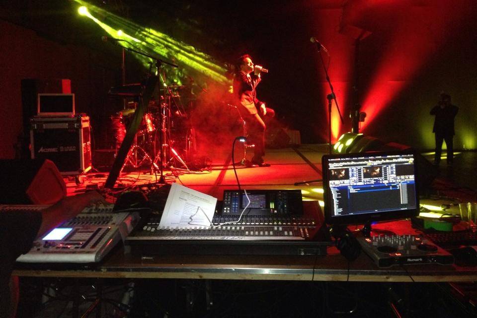 Amplificando, Música