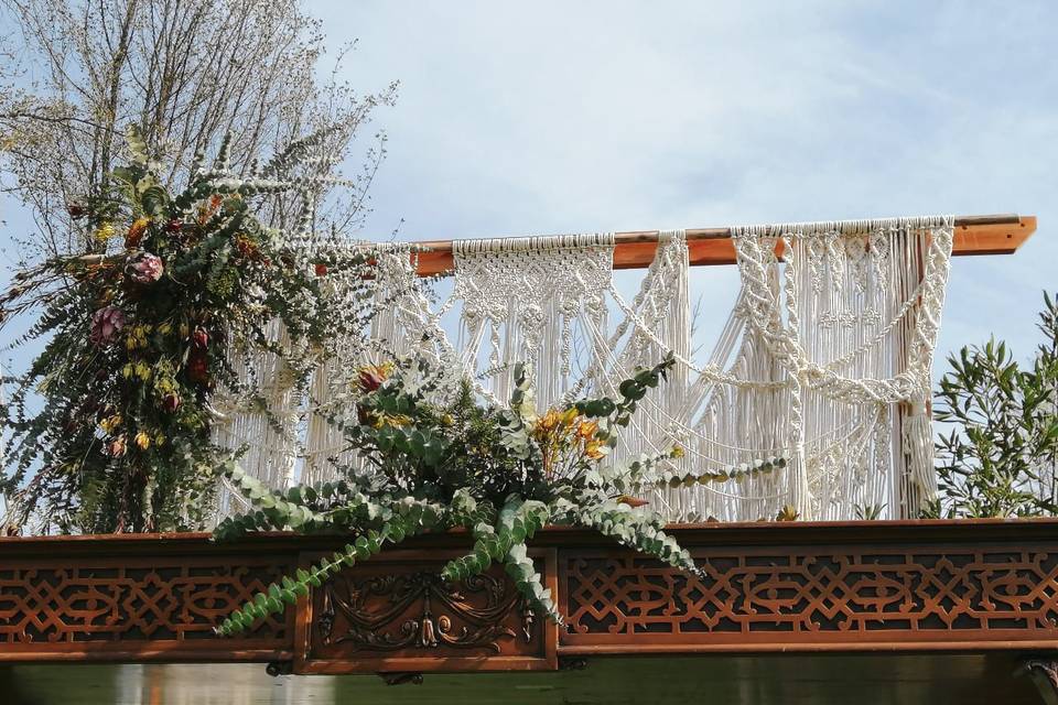 Ananay, Decoración
