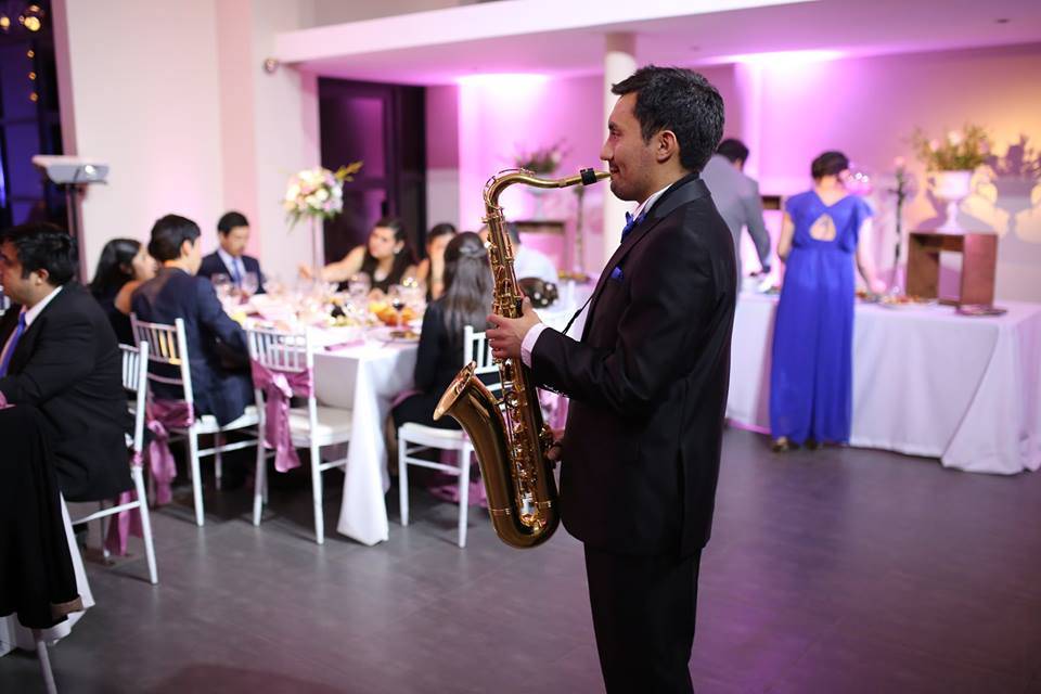 Andrés Saxofonista, Música