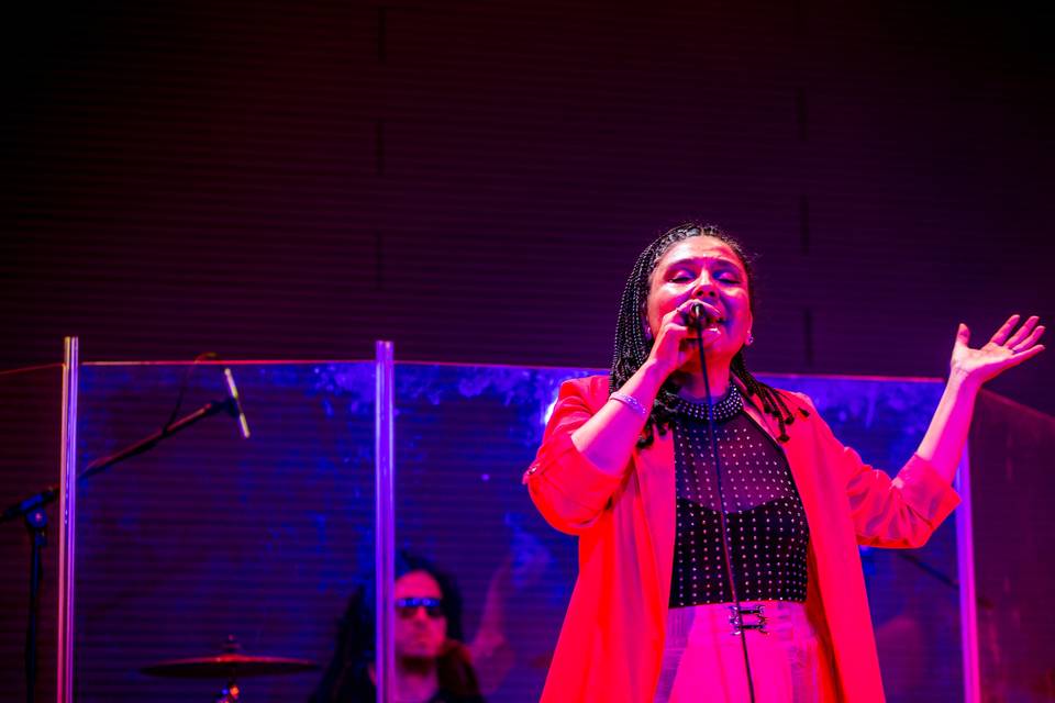 Ángela, Música