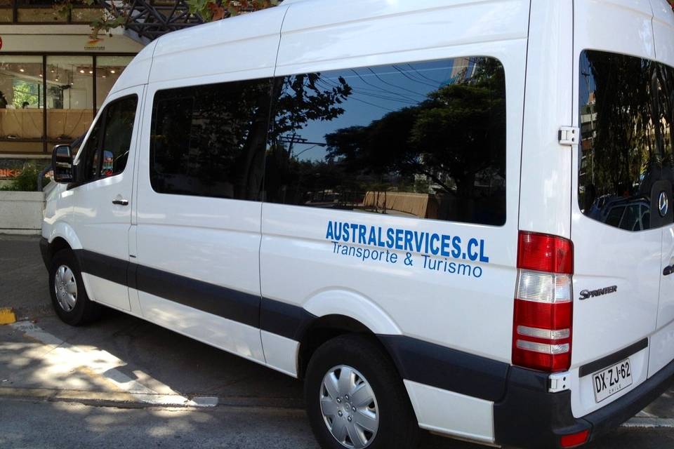 Austral Services, Autos