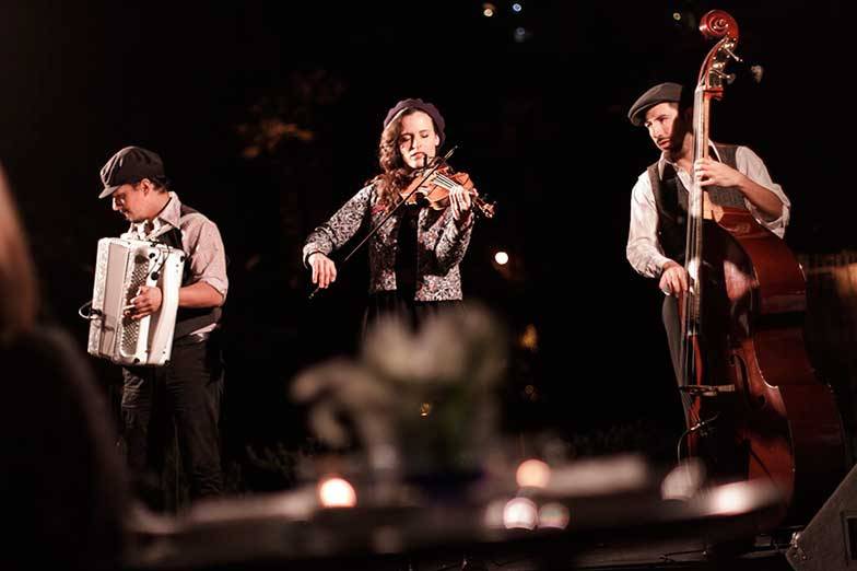 Bordelestino, Música