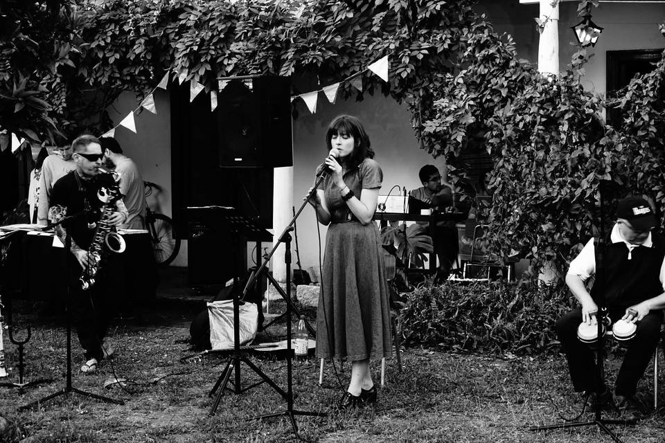 Cecile, Música