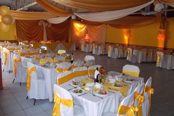 Centro de Eventos El Trebol, Centros de Eventos