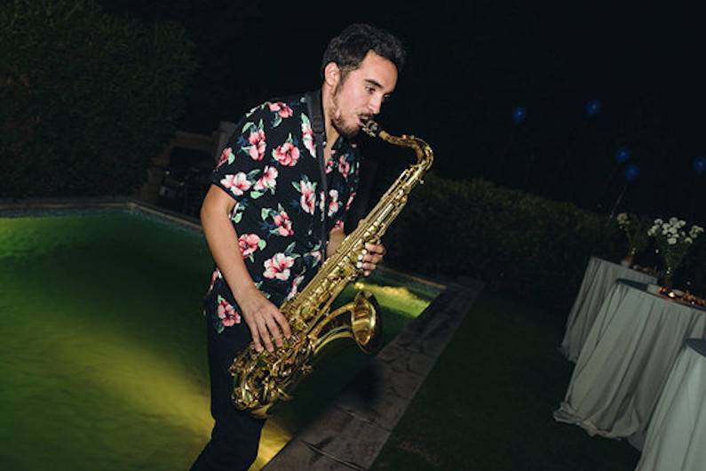 César Valderrama - Saxofonista, Música