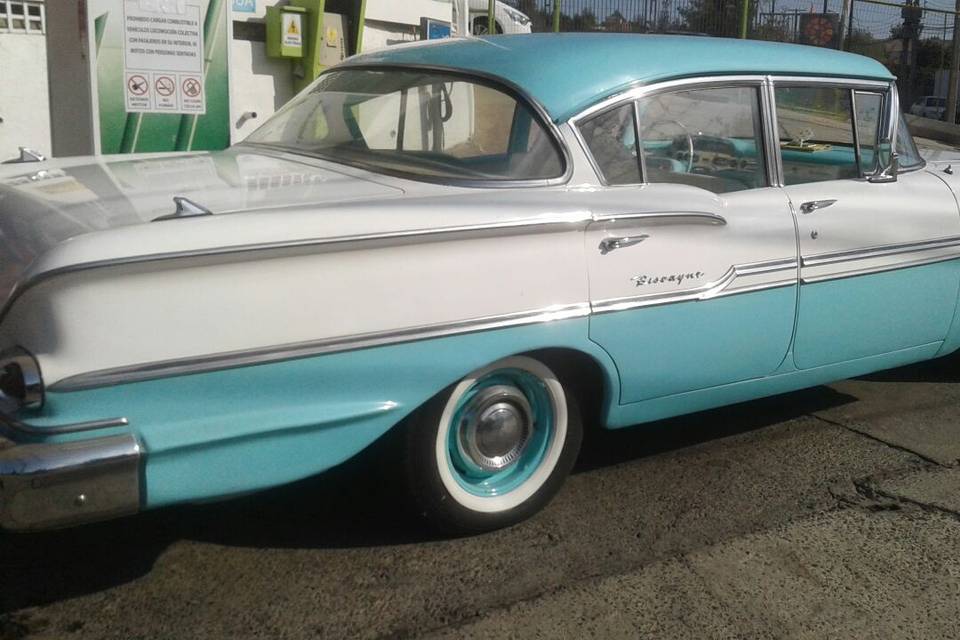 Checho Bodas, Autos