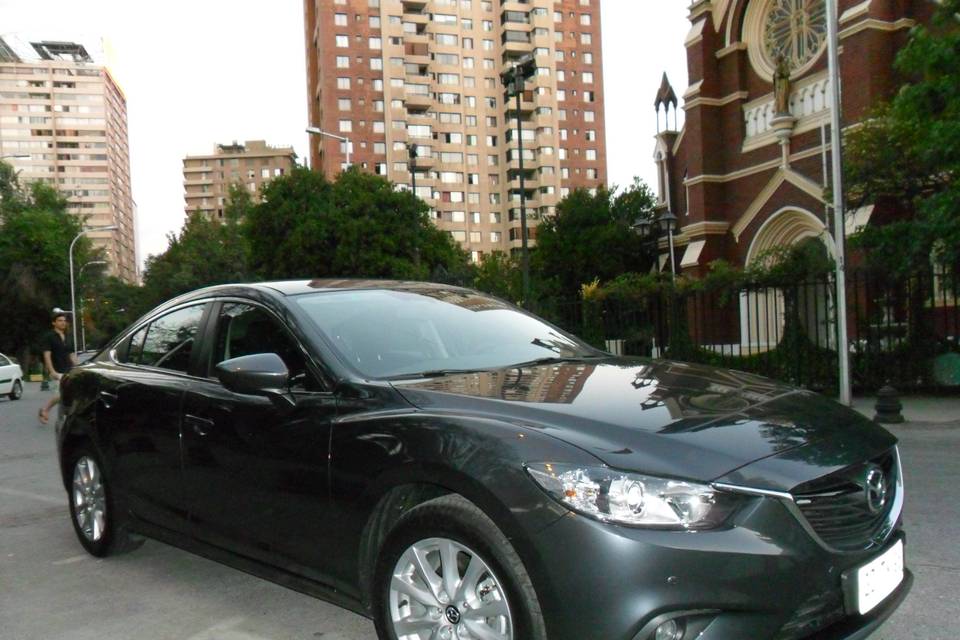 Claudio Novios, Autos
