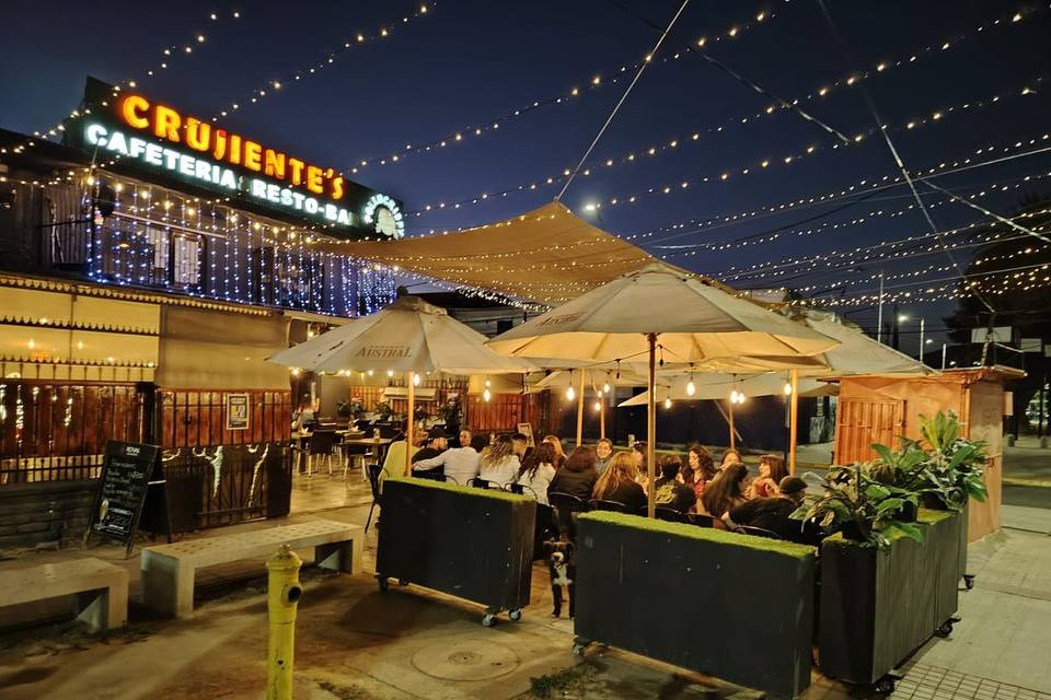 Crujiente's, Centros de Eventos