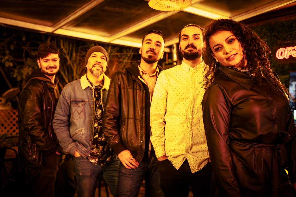 Decibelia, Música