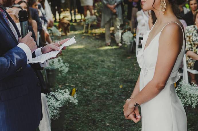 Del-fín, Tiendas de Novia