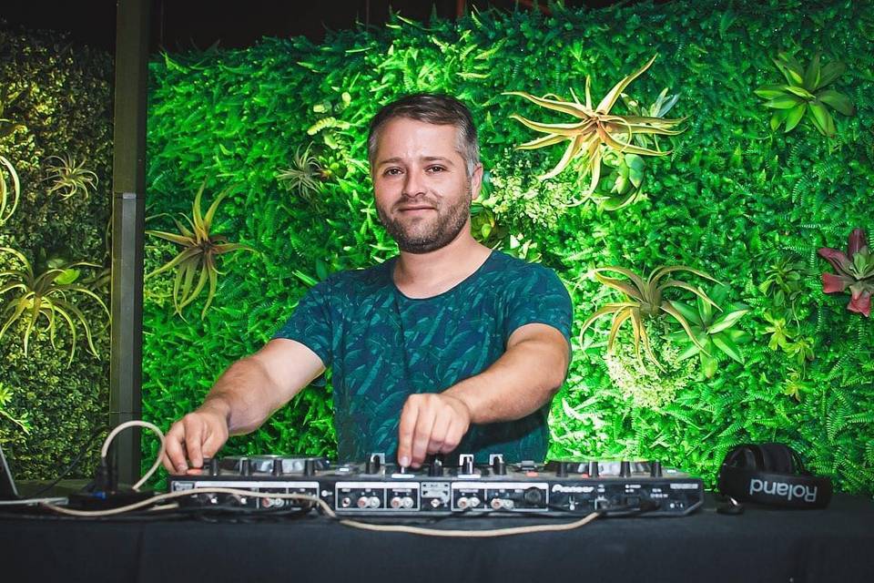DJ Ttrek