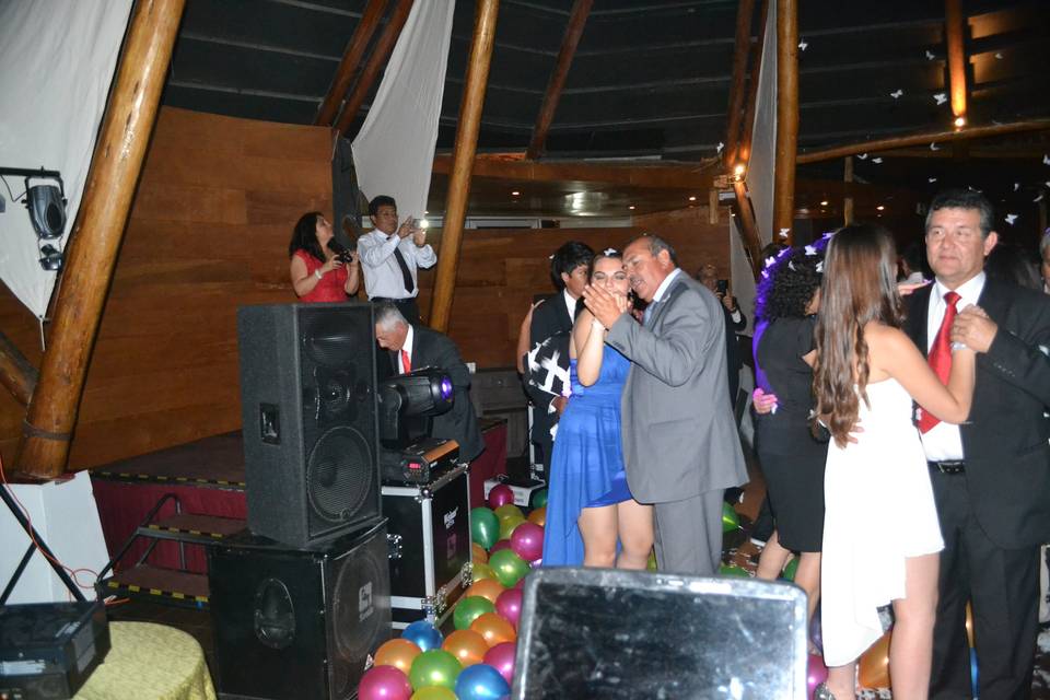 DT Sonido, Música