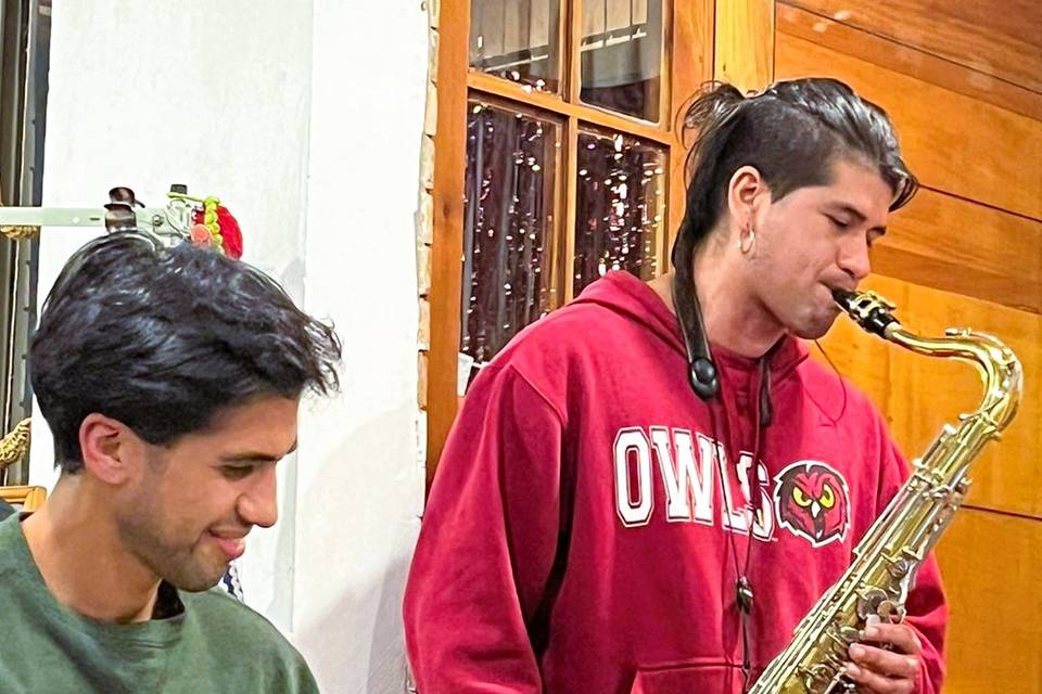 Dúo EntreGuerra, Música