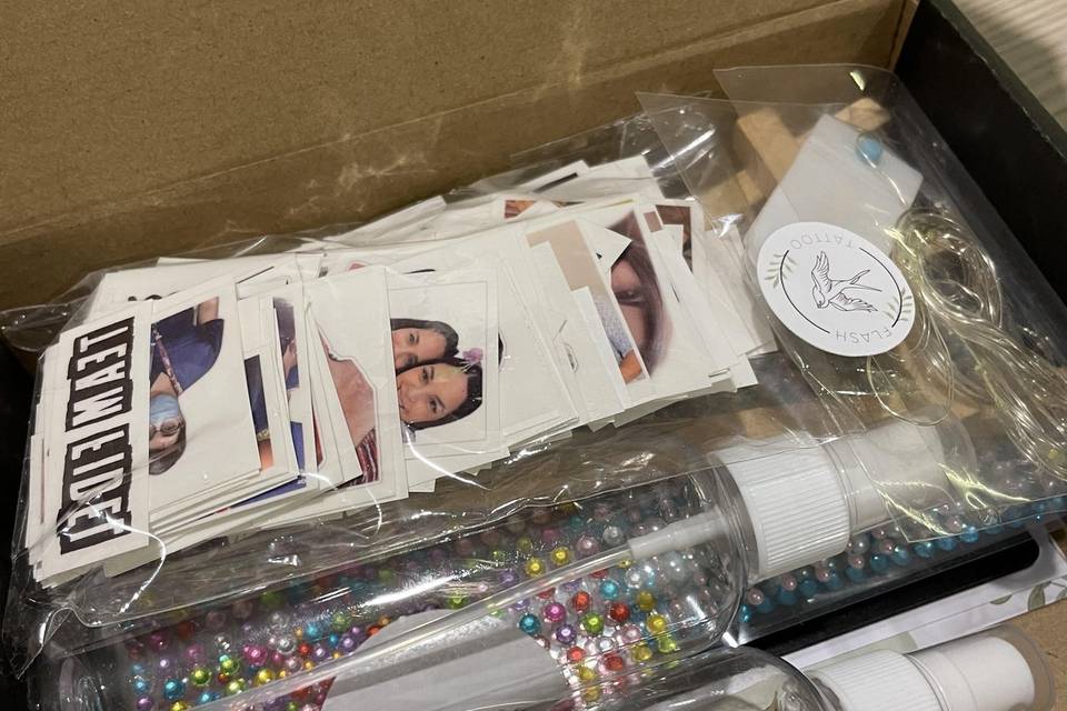 Flash Tattoo, Autos