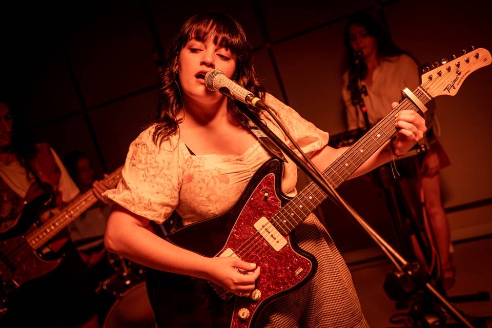gabriela arcos, Música