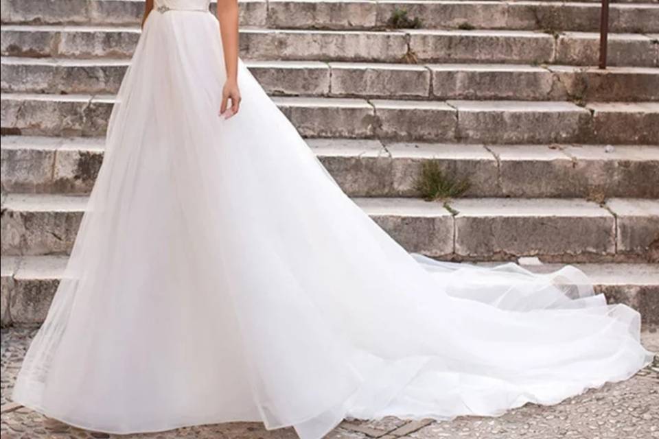 Hermanas and Brothers, Tiendas de Novia