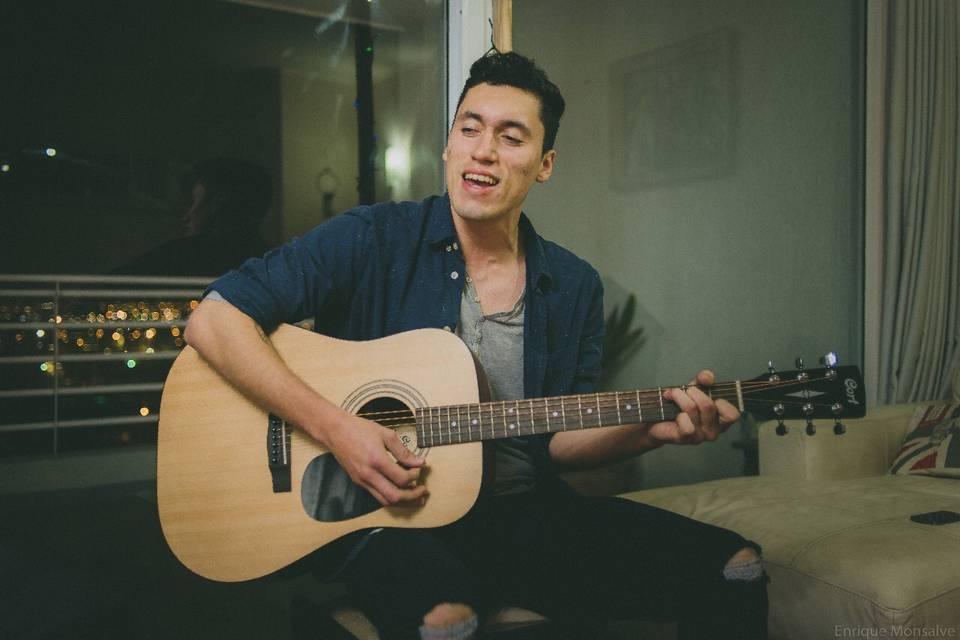 Isaac Horstmeier - Acústico en Vivo, Música