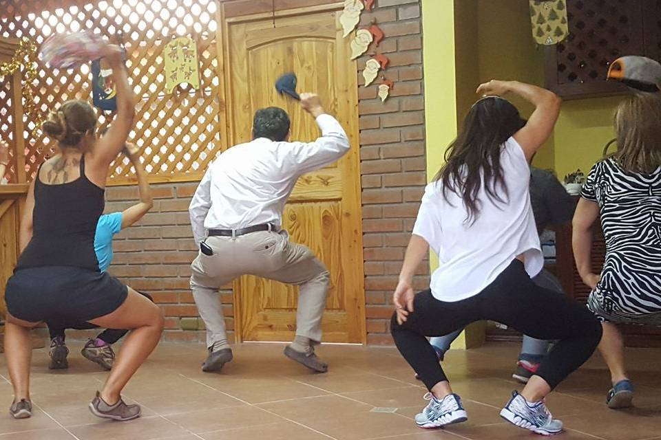 Karen Vals De Los Novios Arica, Animación