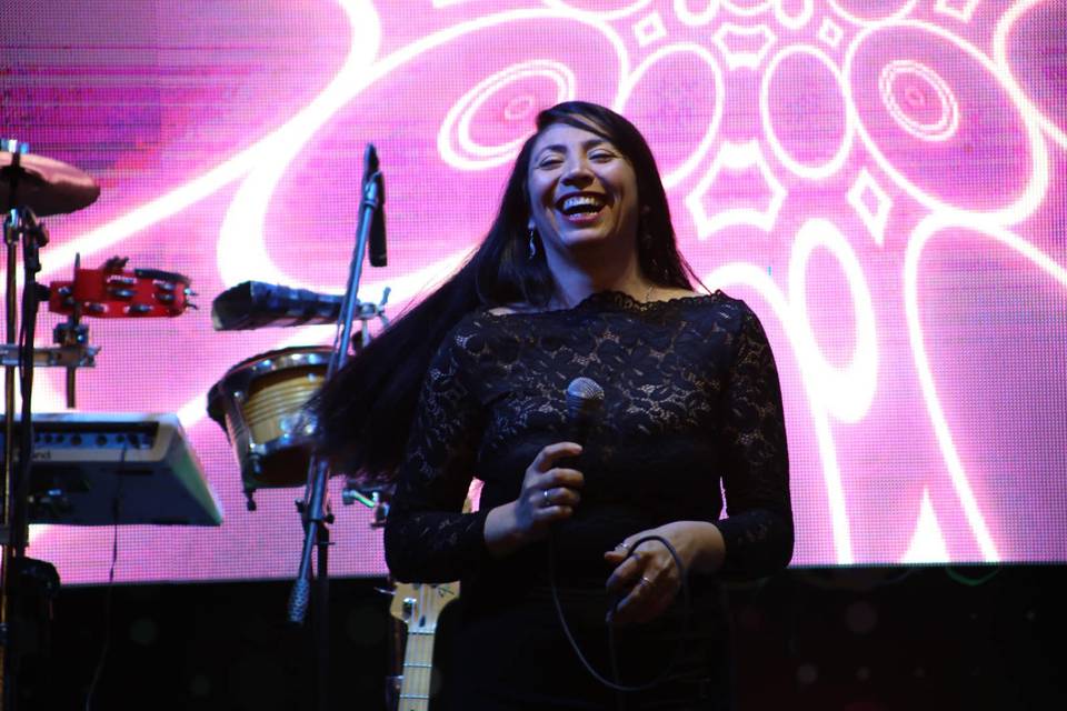 Kathya Neira Cantante