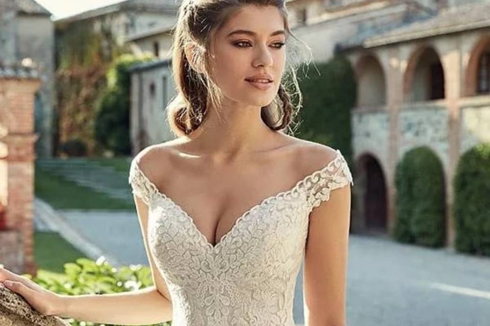 Kayros Novias, Tiendas de Novia
