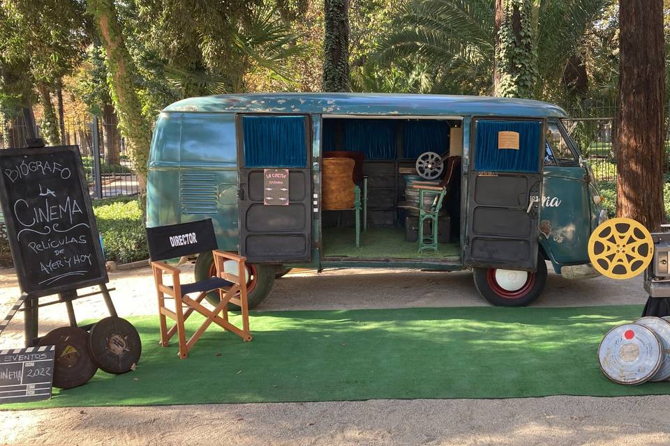 Kombi La Cinema, Animación