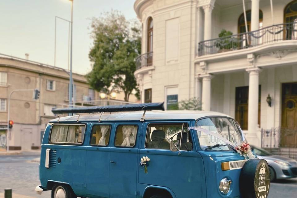 Kombi Olympe en Ruta, Autos