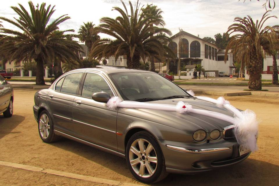 La Casa del Almirante, Autos