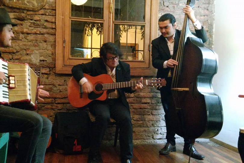 La Nueva Imperial, Música