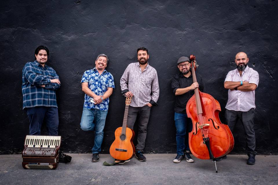 Los Pasapiola, Música