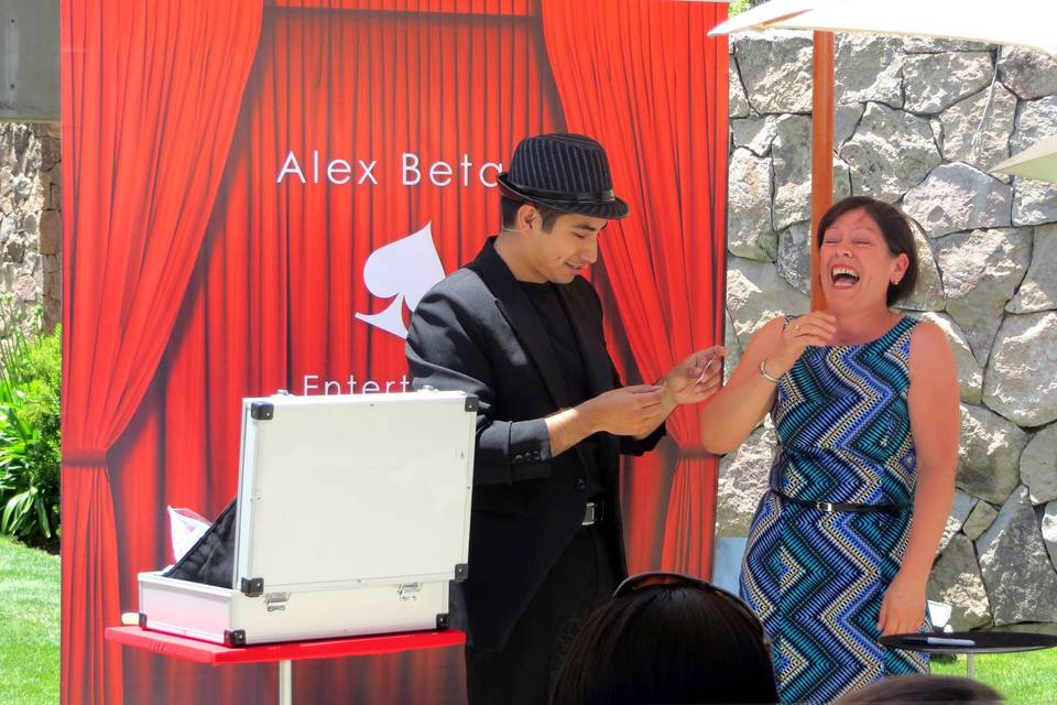 Mago Alex Betan, Animación
