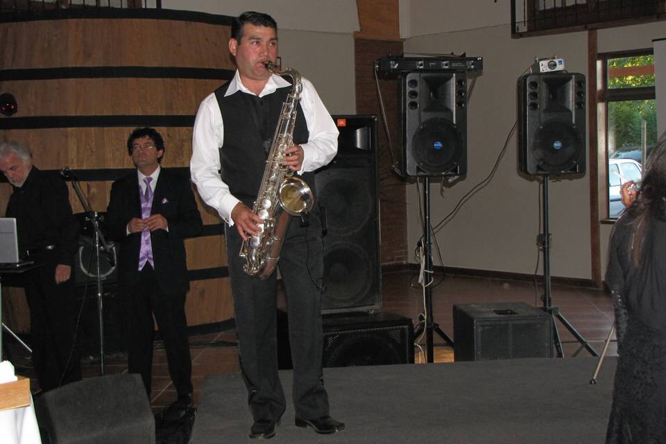 Manuel Sepúlveda Saxofonista, Música