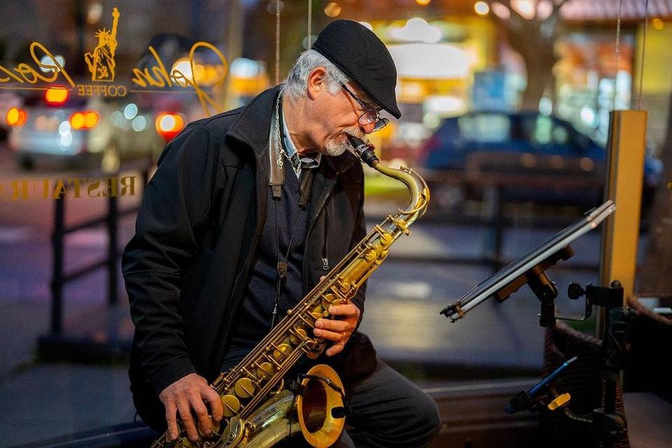 Miguel Angel Saxofonista, Música