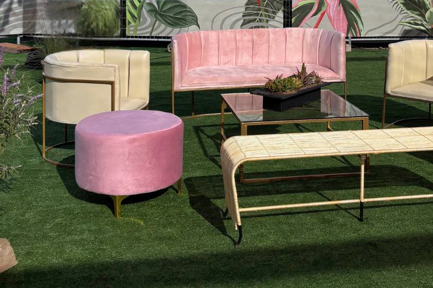 Mitica Rental, Decoración