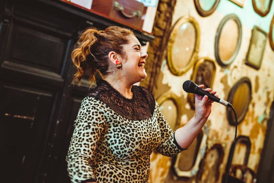 Natalia Fairlie - Cantante, Música