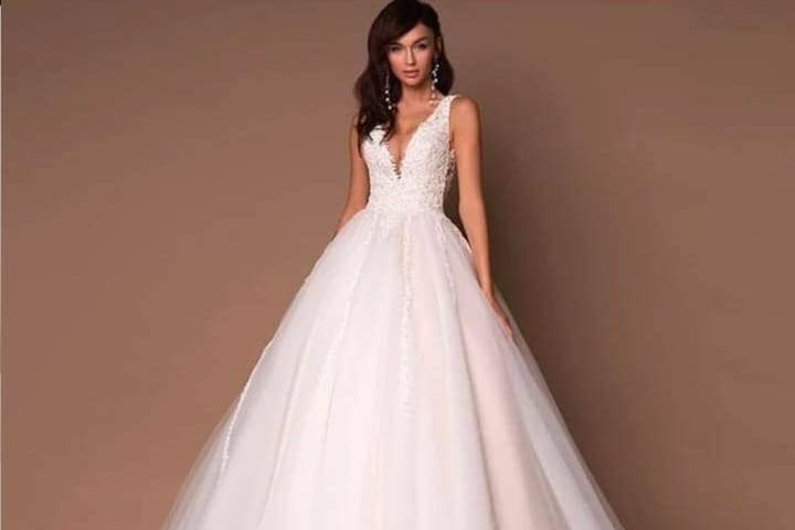 Novias de Ensueño, Tiendas de Novia