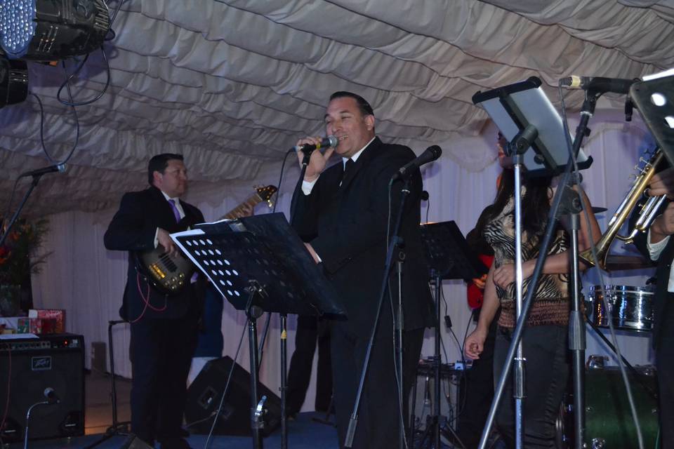 Orquesta Show DA2, Música