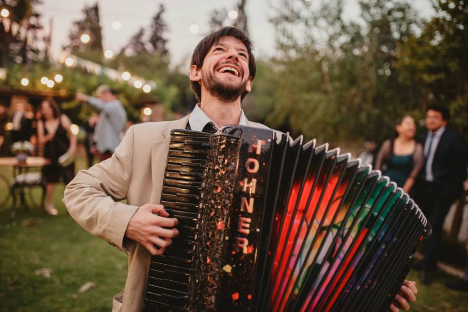 Pablo Téllez Acordeonista, Música