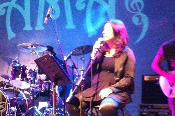 Paz Valdés Cantante Lírica, Música