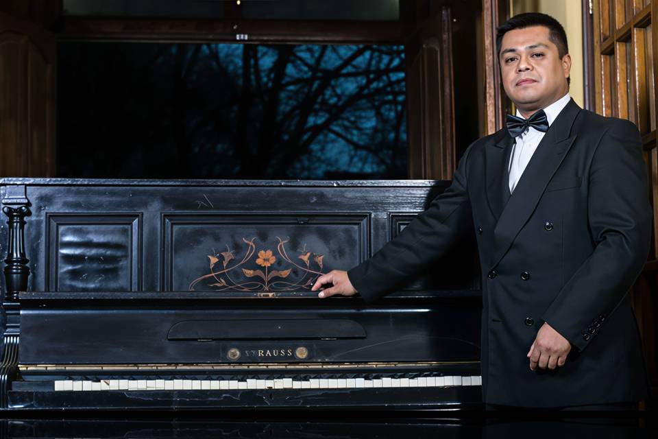 Pedro Castillo - Piano, Animación