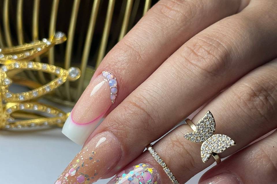 Pia Fer Nails, Belleza