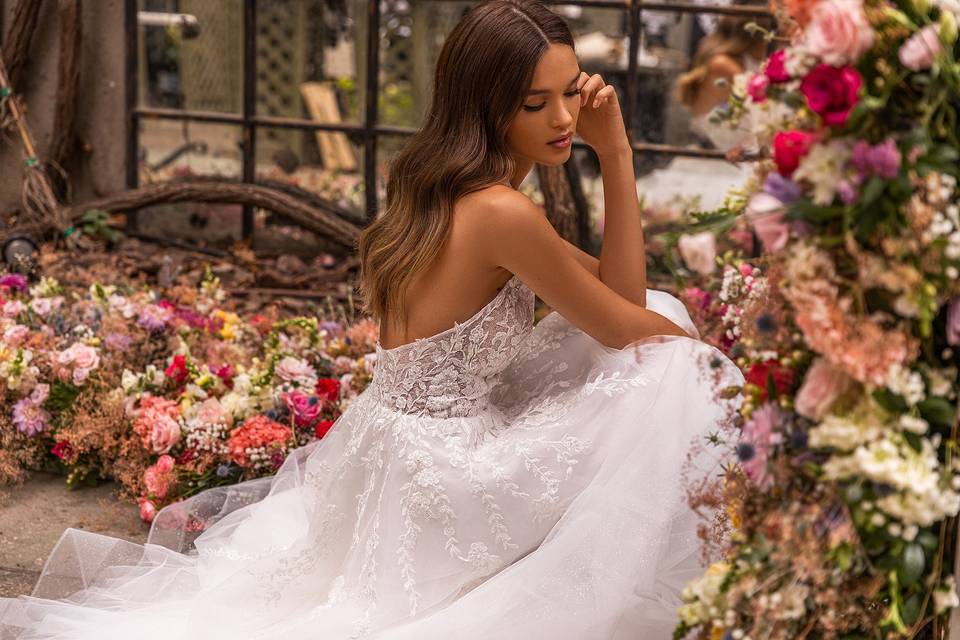Premier Novias Vestidos, Tiendas de Novia