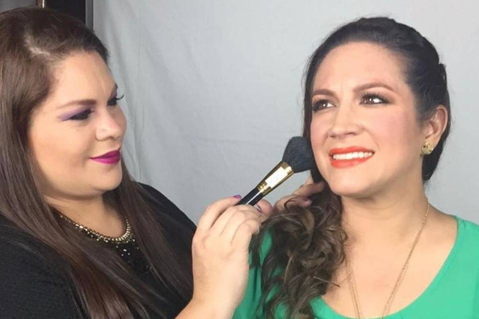 Rebbecca Makeup, Belleza