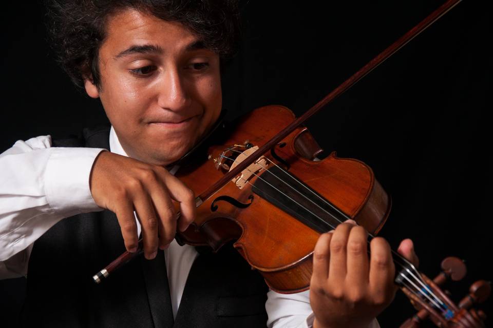 Rodrigo Venegas Violinista, Música