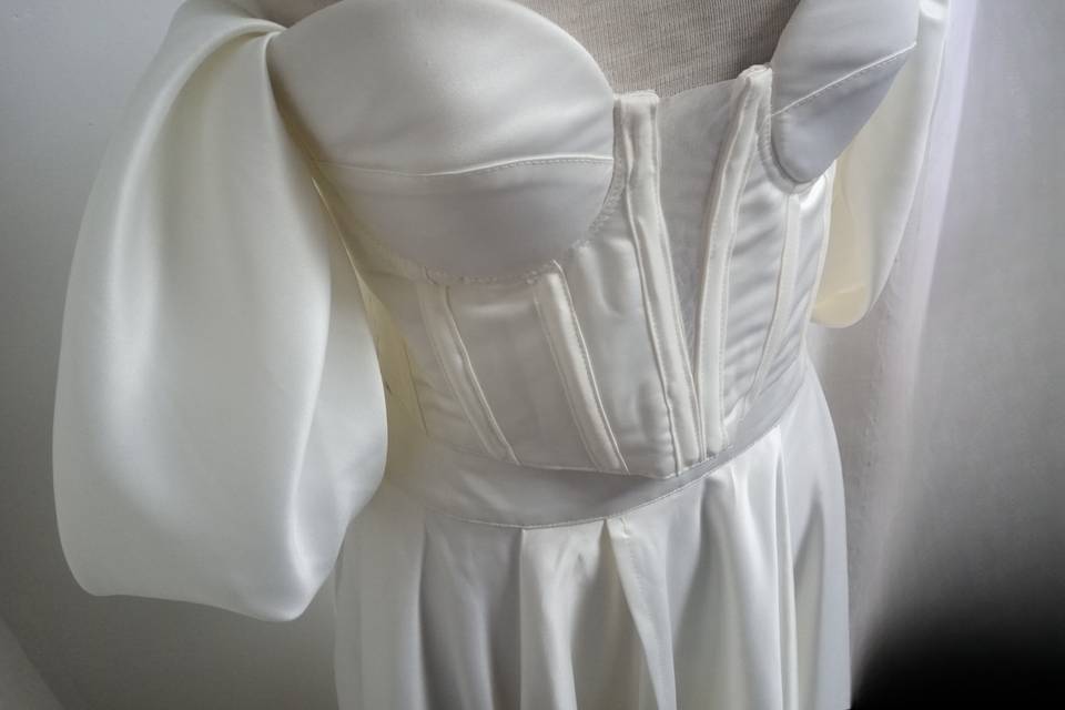 Santis 3315, Tiendas de Novia
