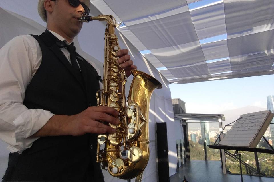 Saxofonista para Eventos, Música