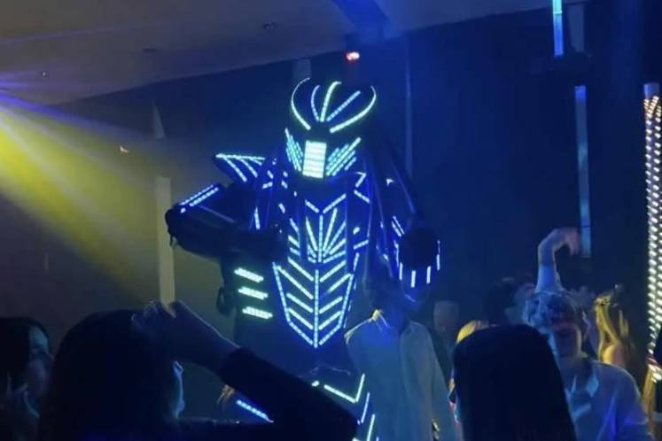 Sergio Matamala - robot led, Animación