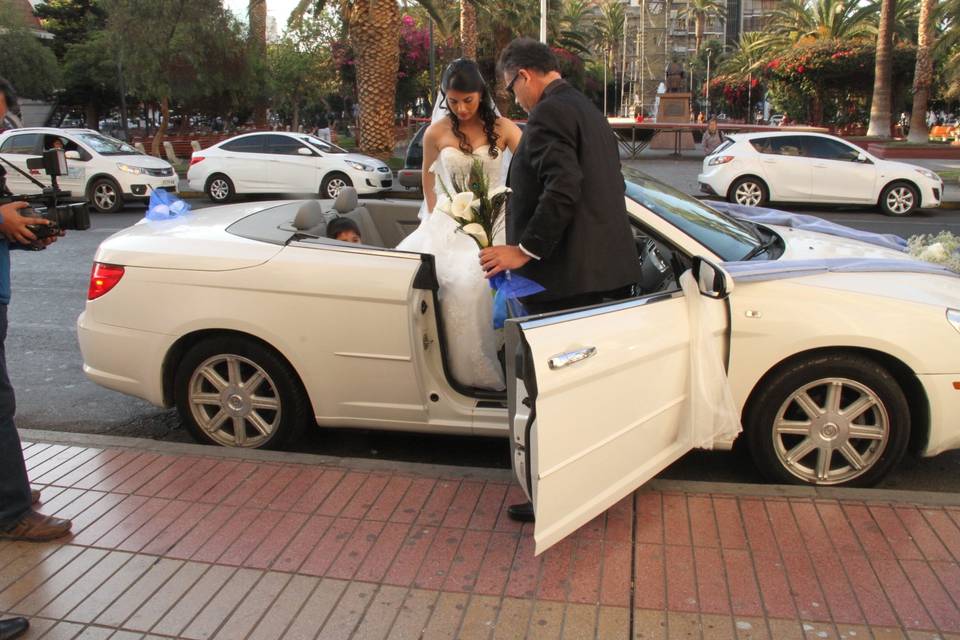 ServiNovios Antonio León, Autos