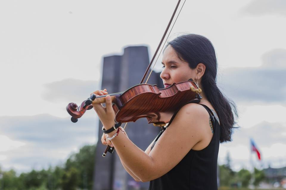 Valeria Nova González, Música