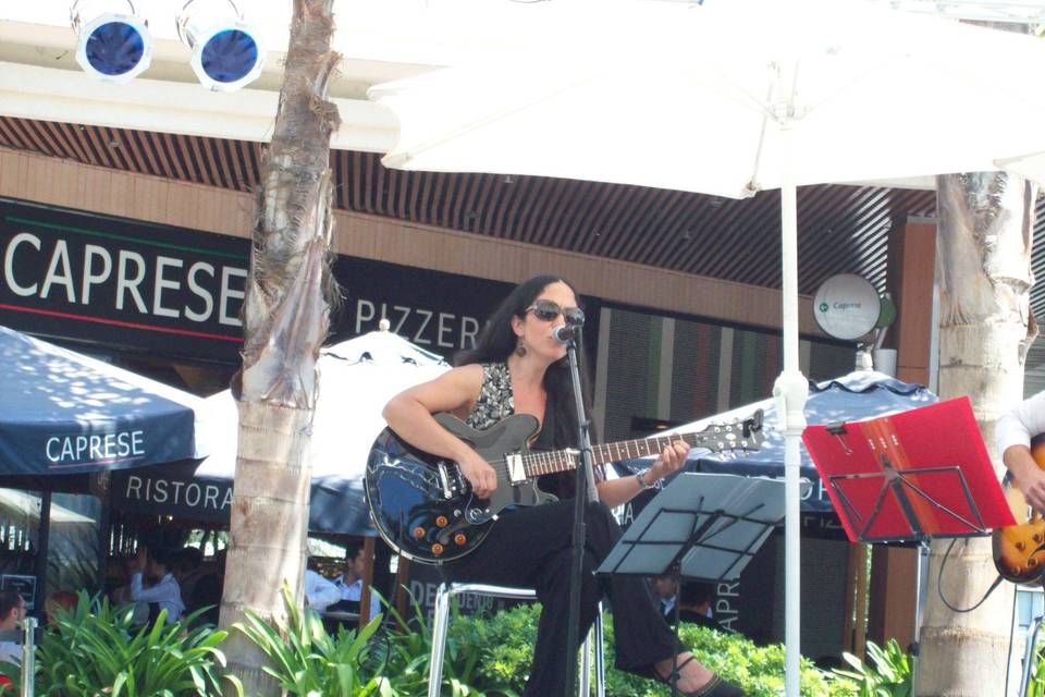 Vero Garay, Música